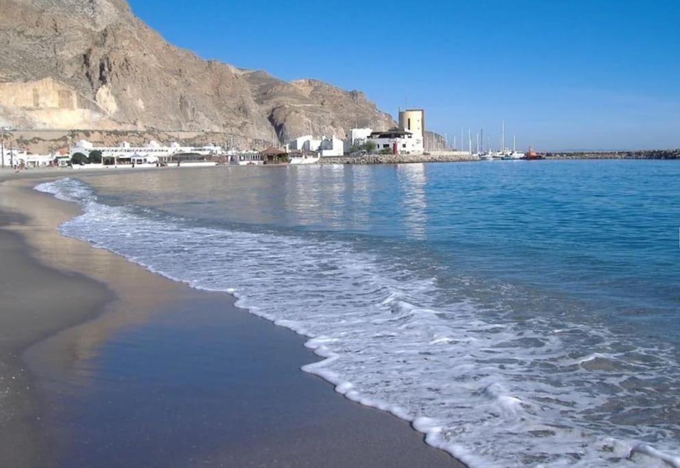 Apartment En Primera Linea De Playa, Frente Al Puerto De Aguadulce