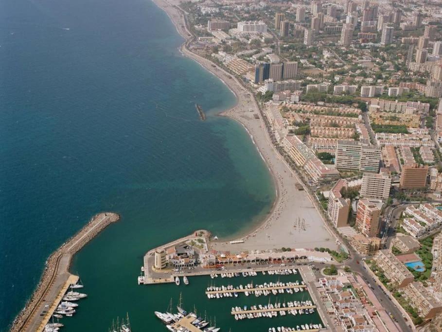En Primera Linea De Playa, Frente Al Puerto De Aguadulce Aguadulce (Almeria)